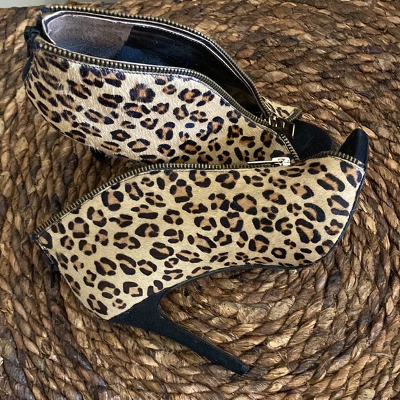 Carlos Santana Leopard stiletto heels size 6.5 - Picture 3 of 4